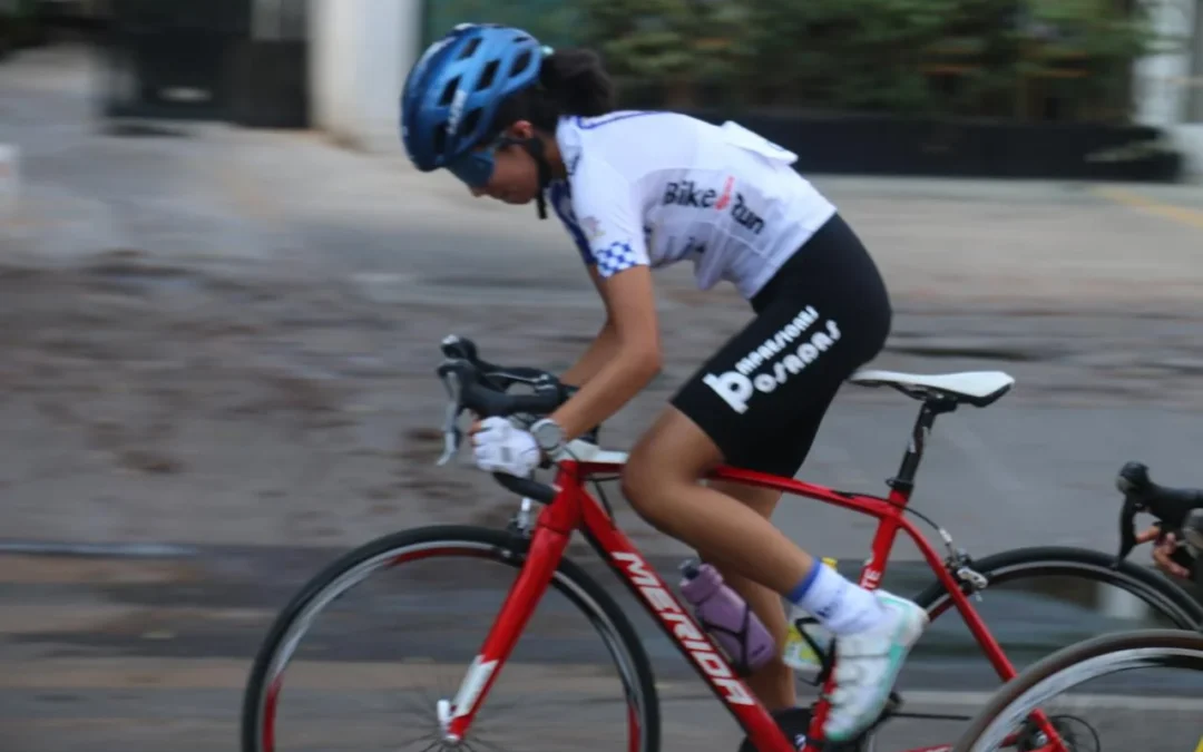 JIMENA MÉNDEZ, PRIMERA EN SERIAL DE BARRIOS DE CICLISMO